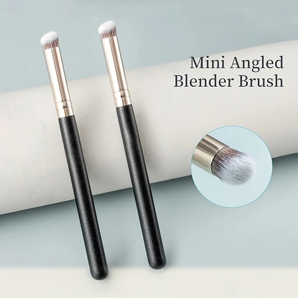 Angled Concealer Makeup Brush  - đánh giá và giá Beauty Queen Makeup